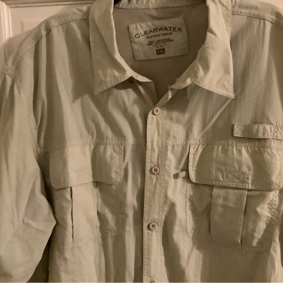 CLEARWATER OUTFITTERS- S-SLEEVE BUTTON FRONT, FRONT POCKETS,VENTED BACK. KHAKI - Picture 2 of 5